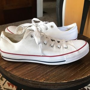 Barely worn white converse!